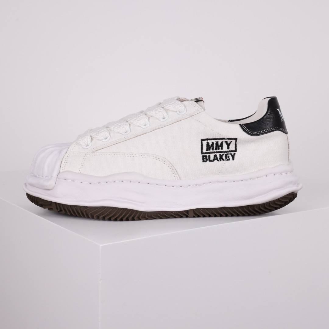 Ma*s*n mihara yasuhiro mmy sneaker