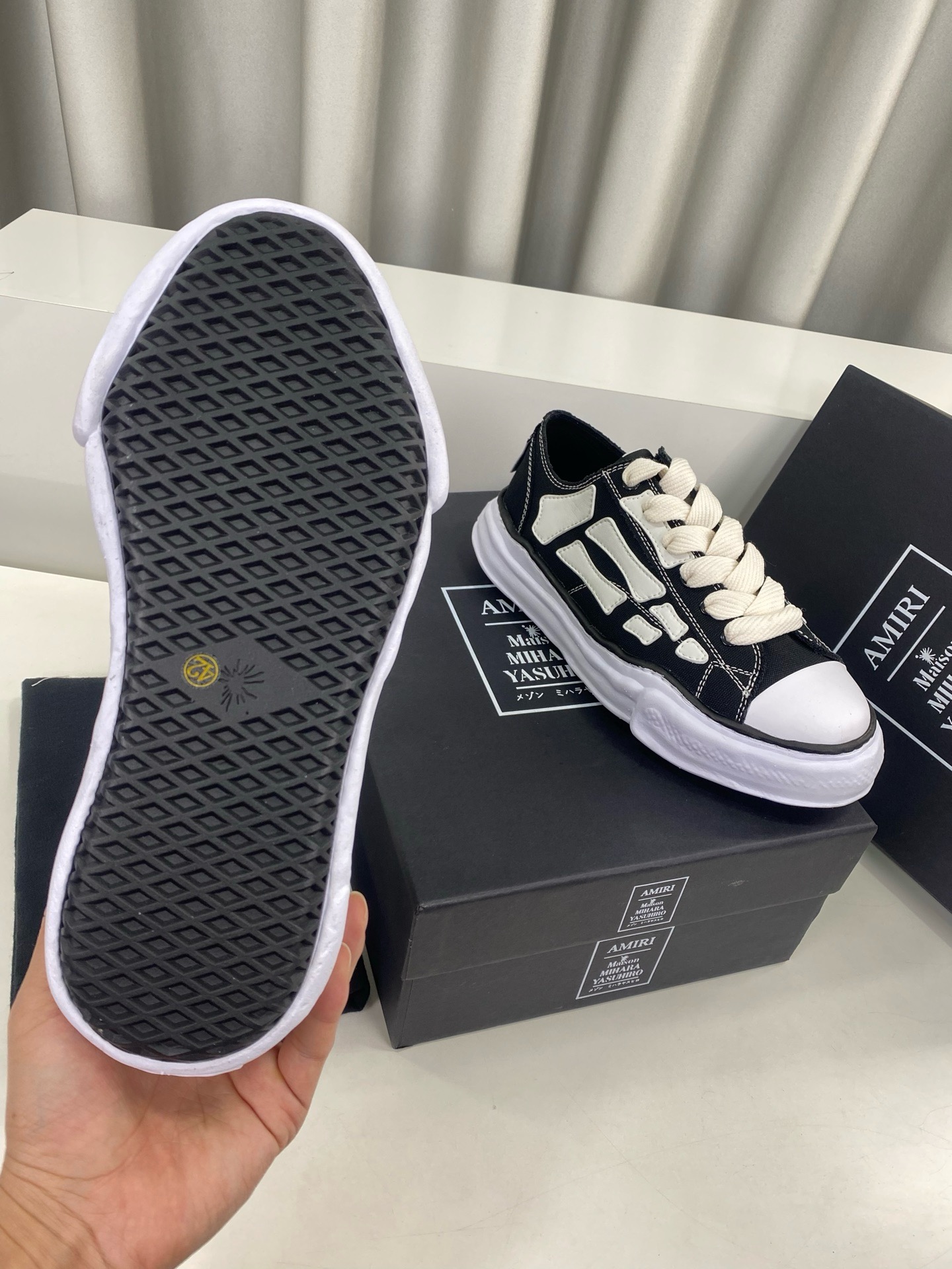 Ma*s*n mihara yasuhiro mmy sneaker